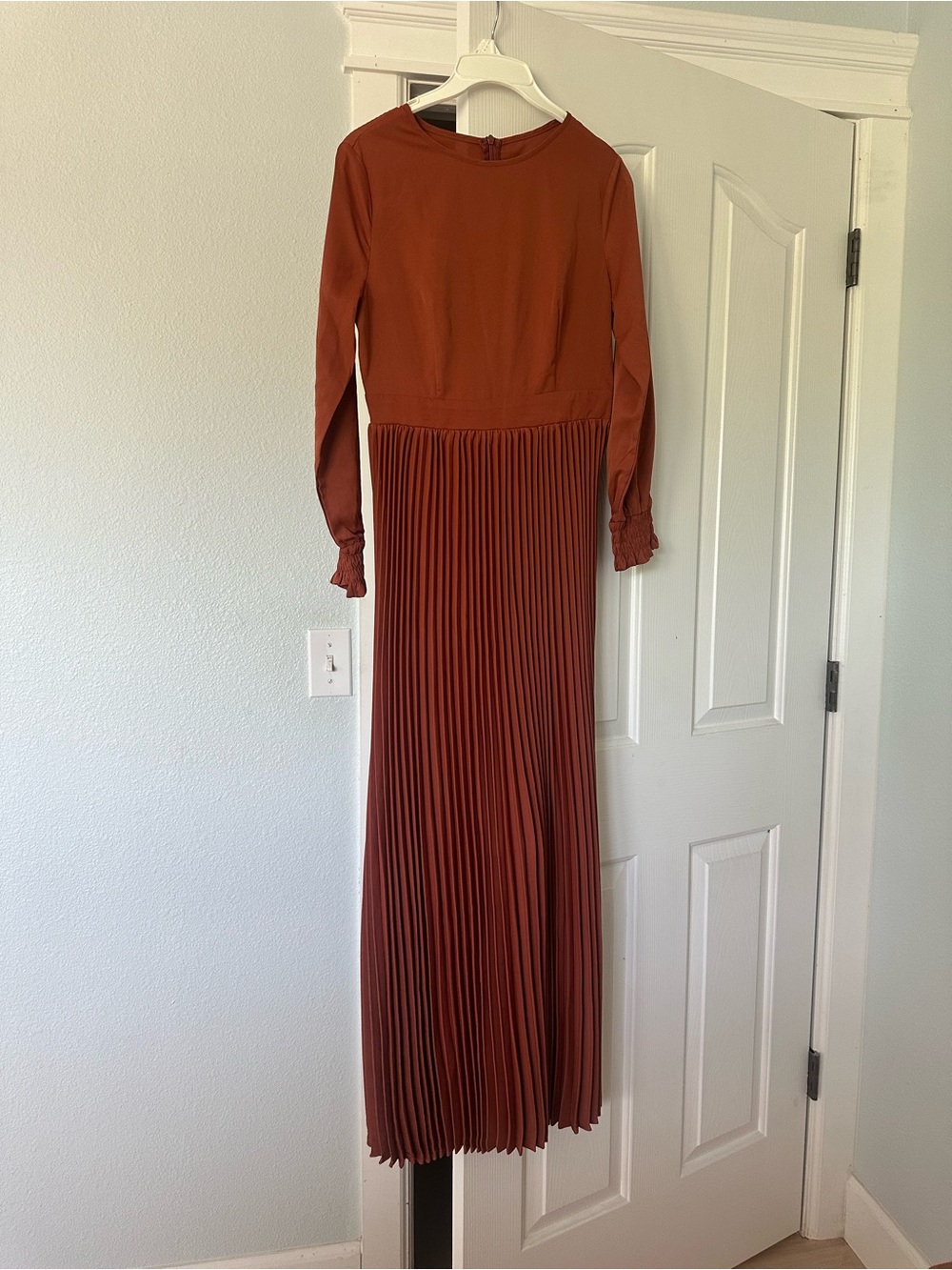 Long Sleeve Pleated Maxi Dress - Rust